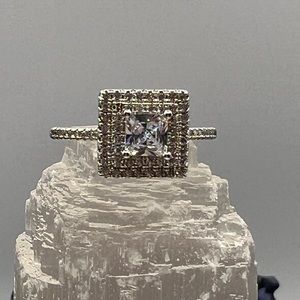 S925 Sterling Silver And Cubic‎ Zirconia Ring SZ 8 NEW